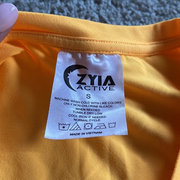 Zyia Muscle Tee - Picture 3 of 3